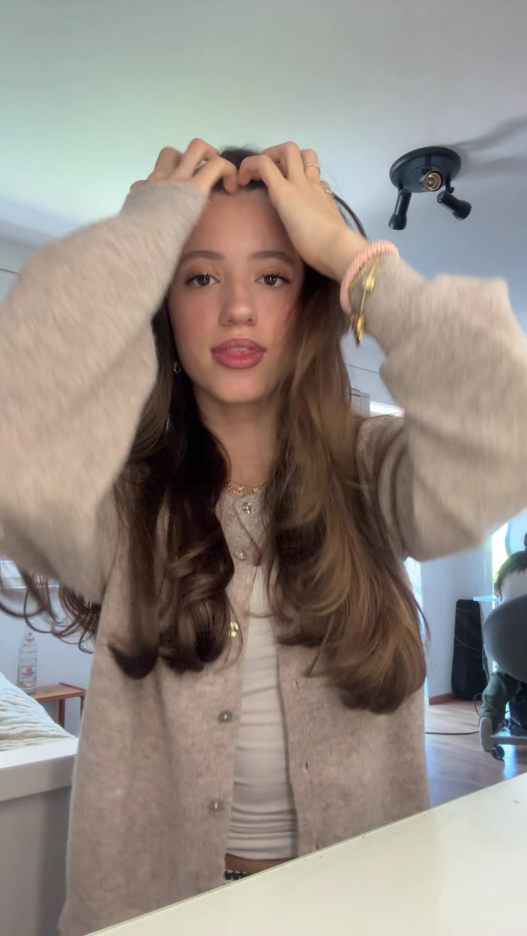 @𝐬𝐚𝐫𝐚