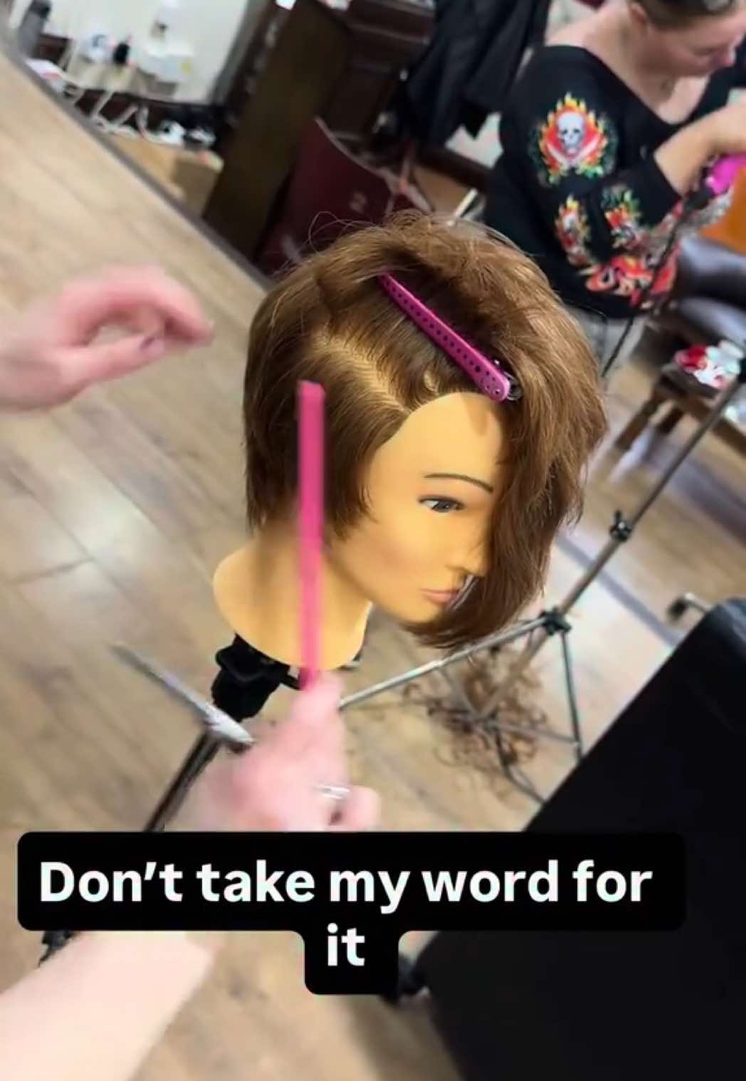 @Short Hair Cutting Specialist