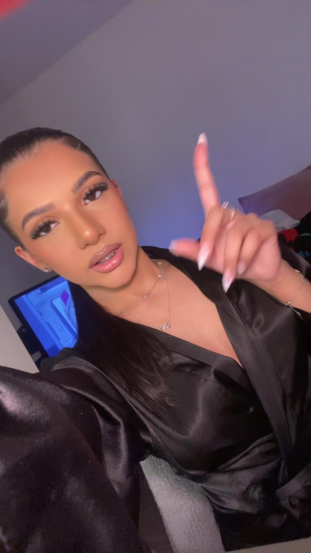 @7