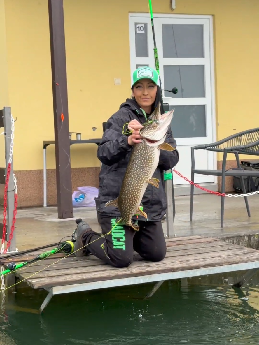 @Erika_fishing💚🖤