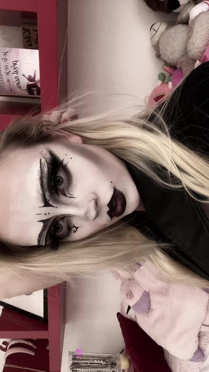 @𝐿𝒾𝓋𝒾𝓃𝑔 𝒹𝑜𝓁𝓁 🐇