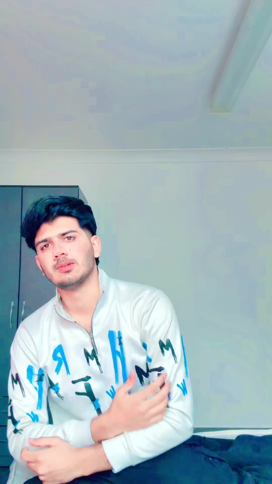 @Haseebbb🇬🇧🇵🇰