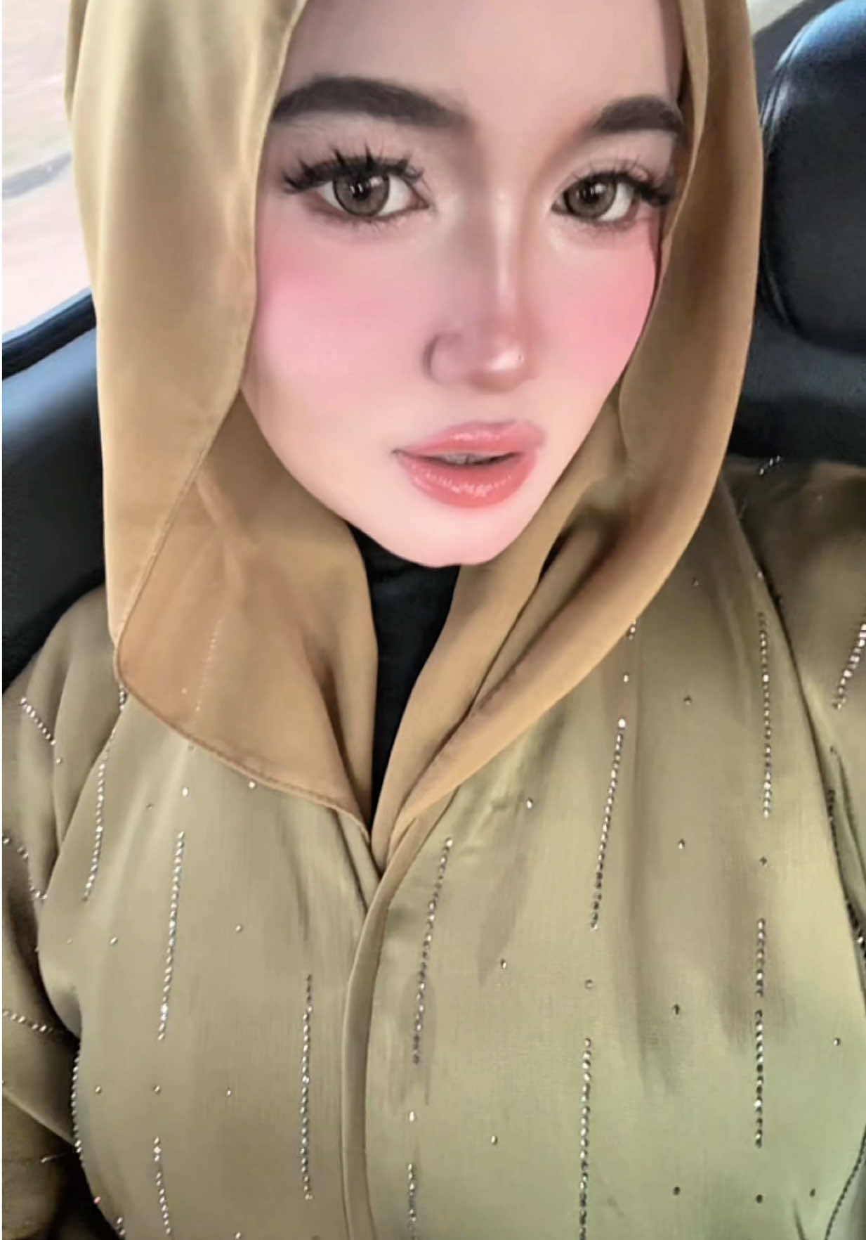 @nia
