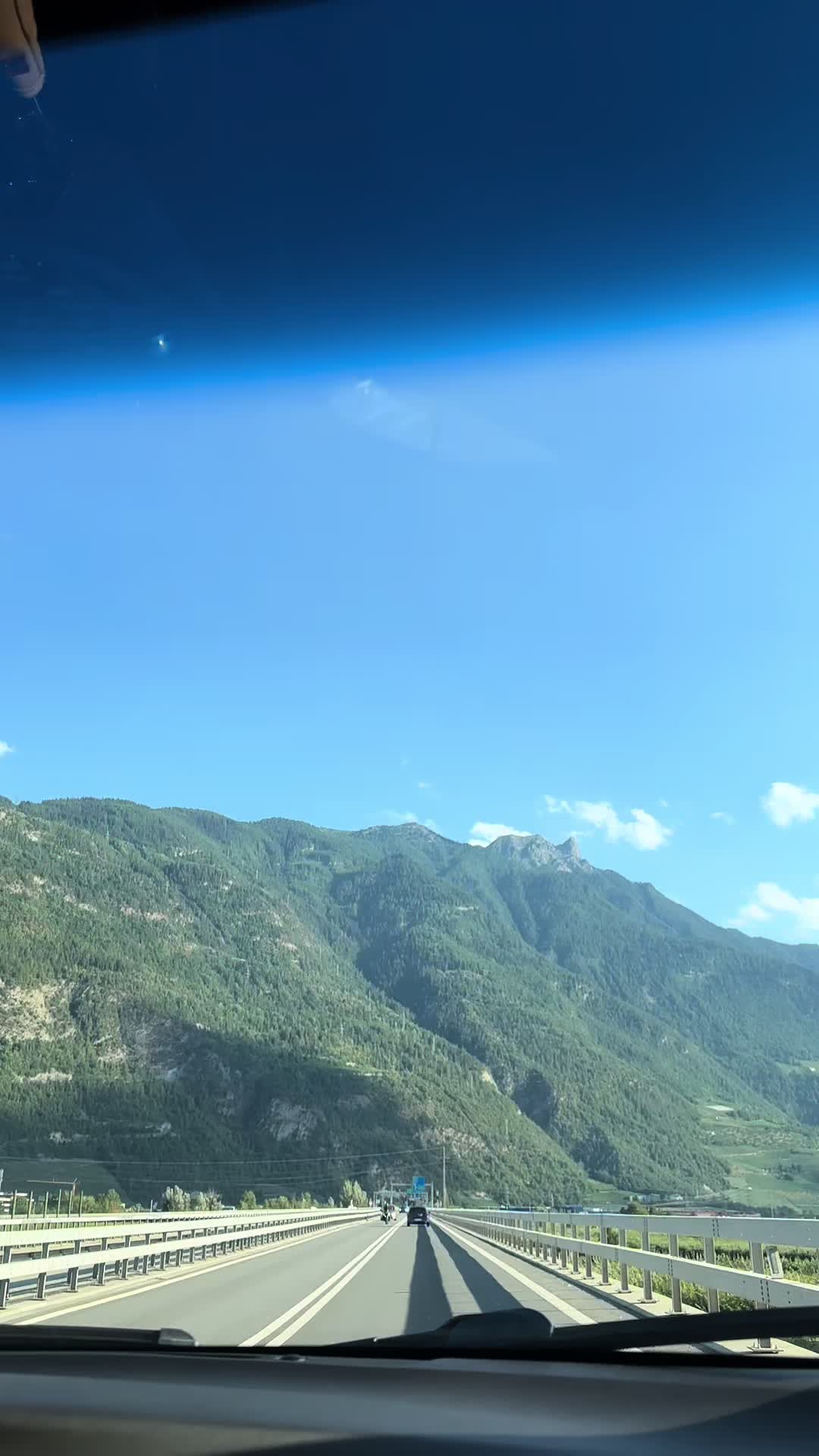 @Moiza123