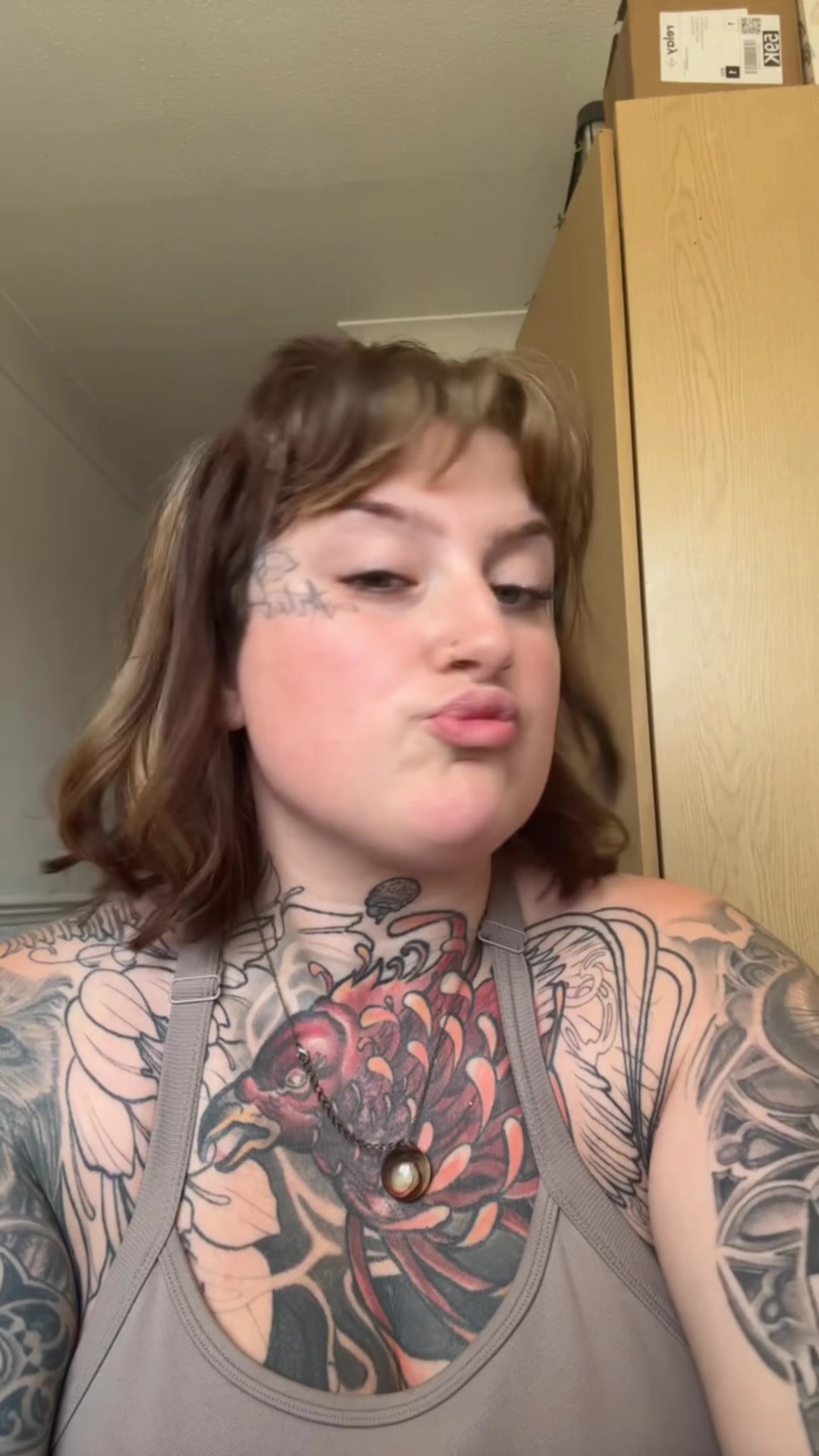 @CourtneyLeightatt