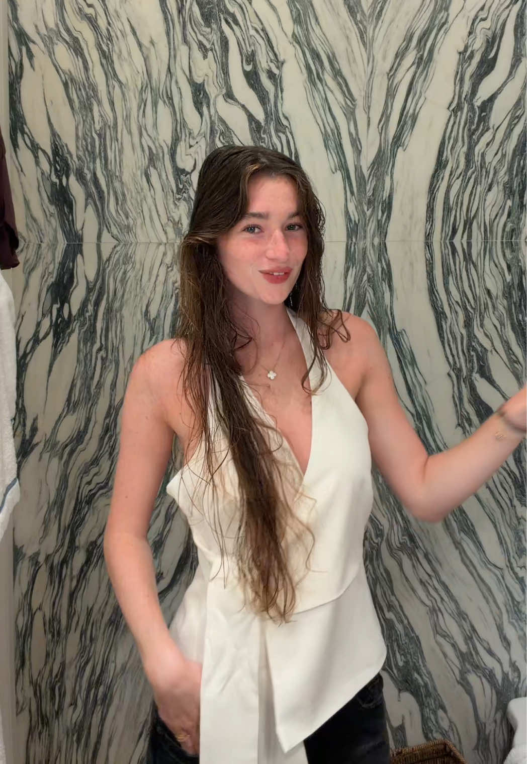@bella