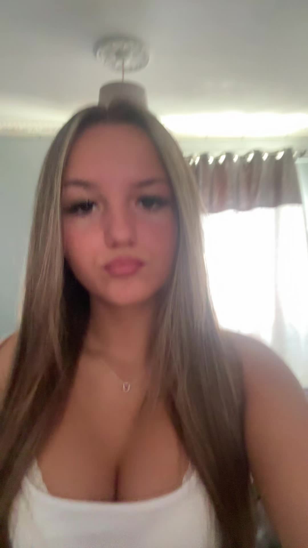 @𝐸ꨄ