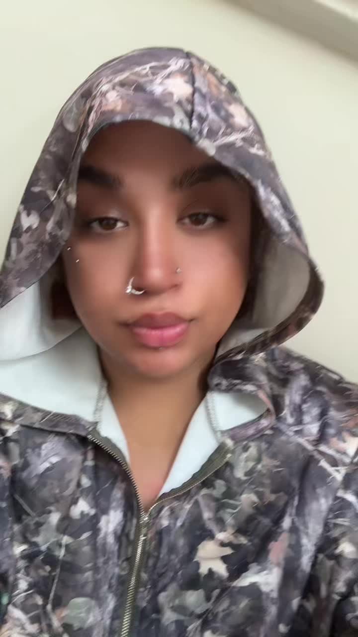@Maalaxh