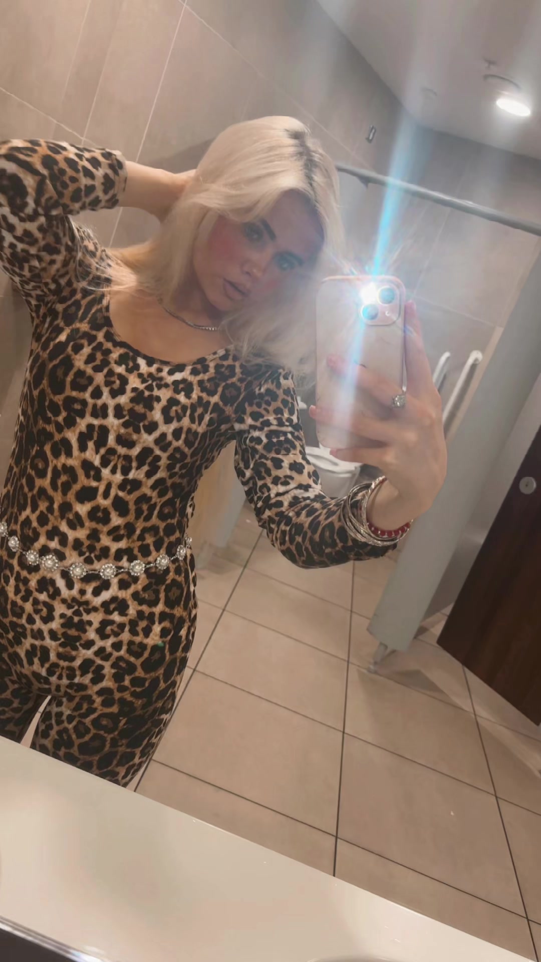 @~R~