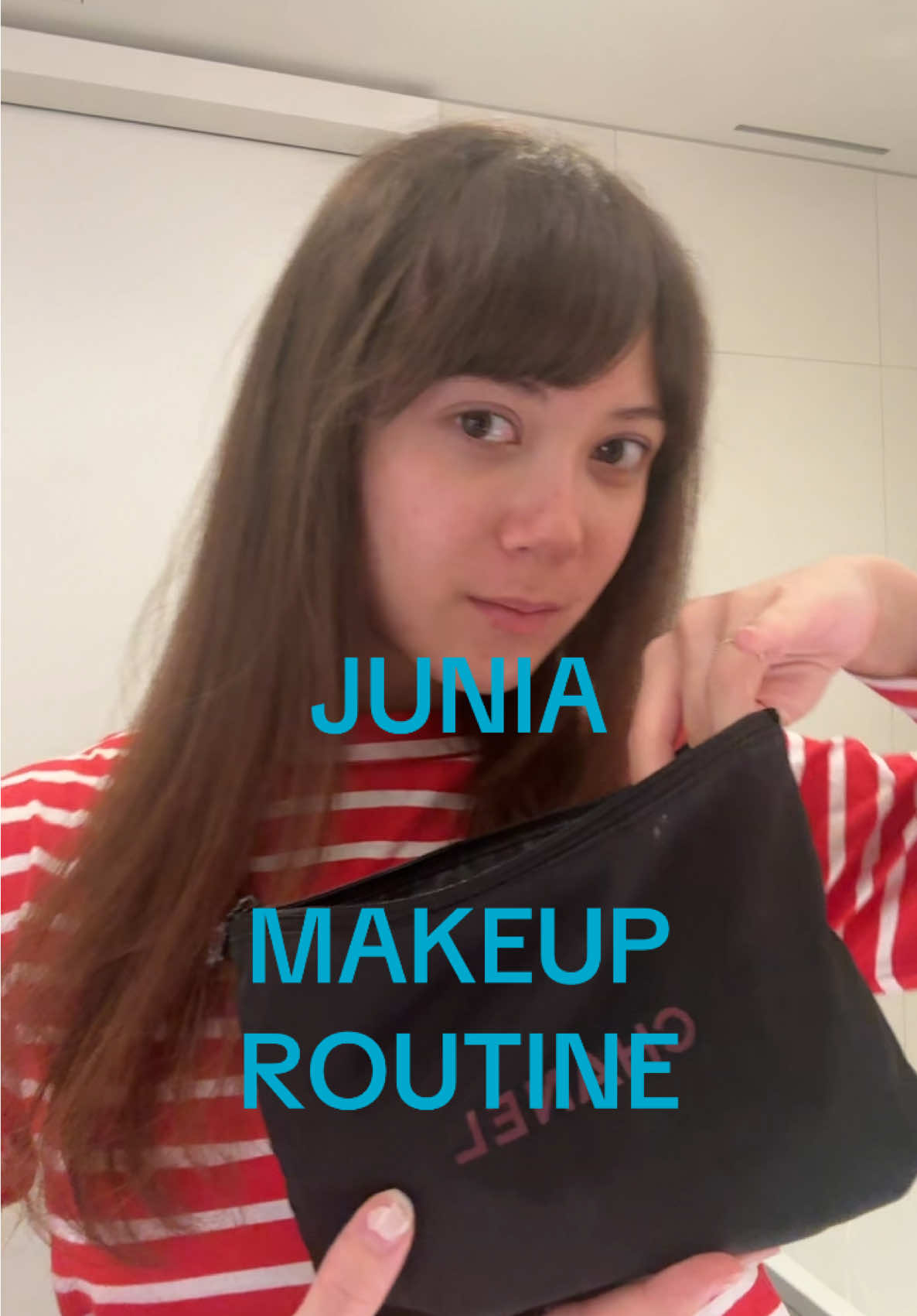 @Junia
