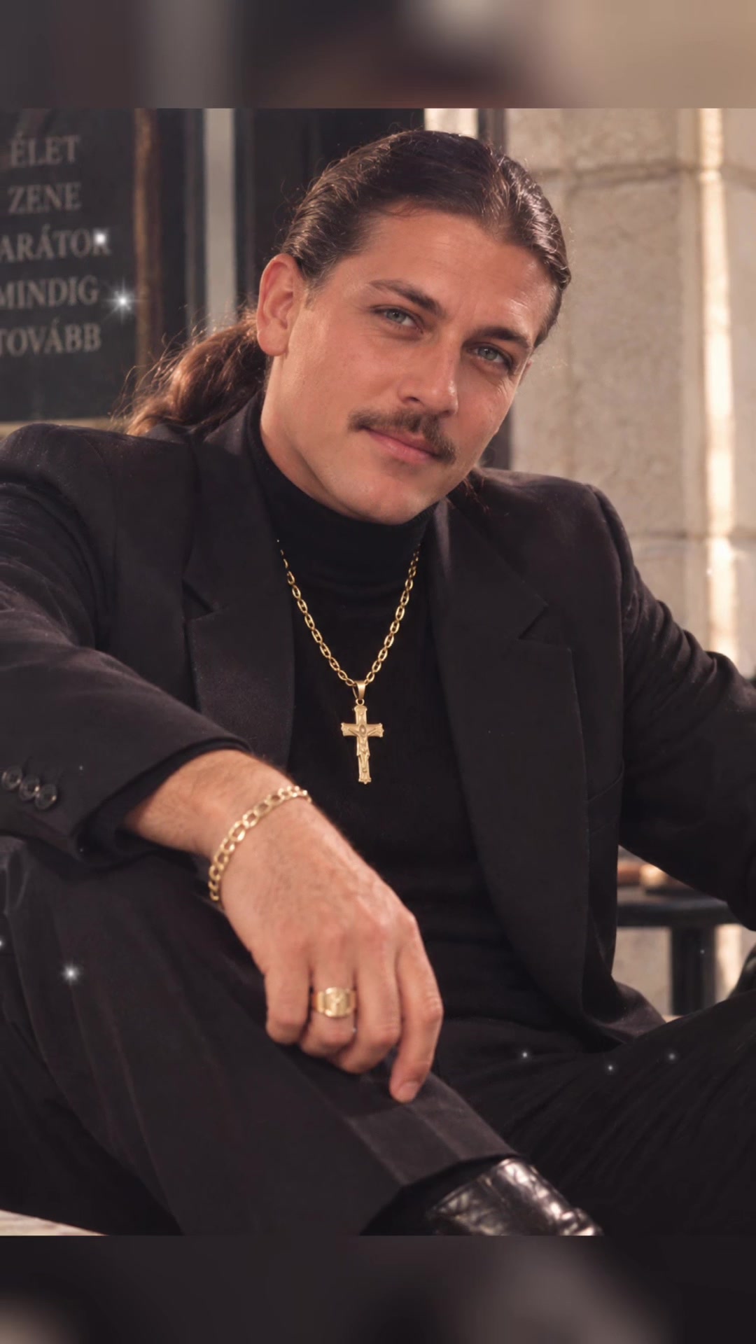 @László Sipos