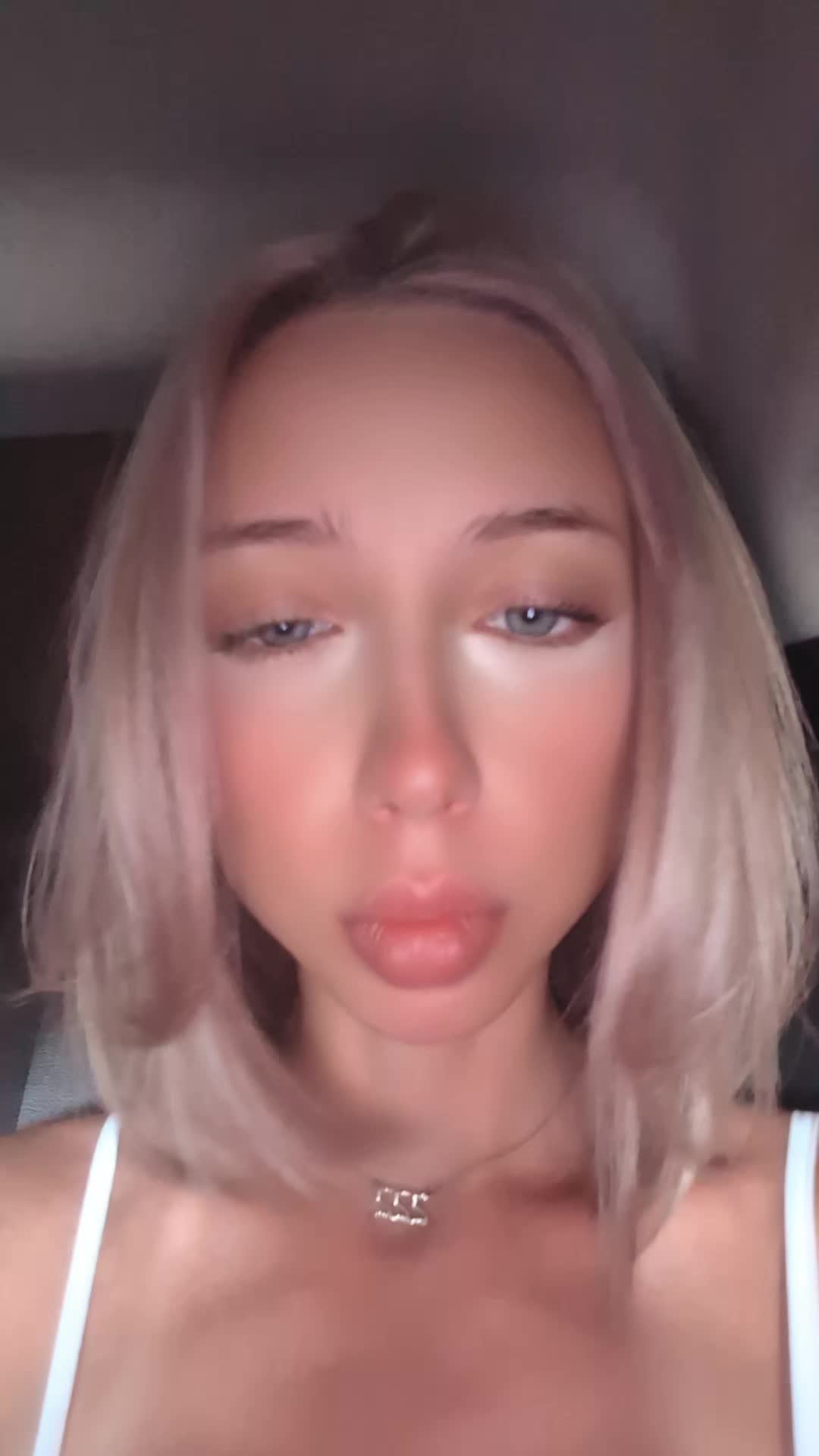 @Sonyaxox
