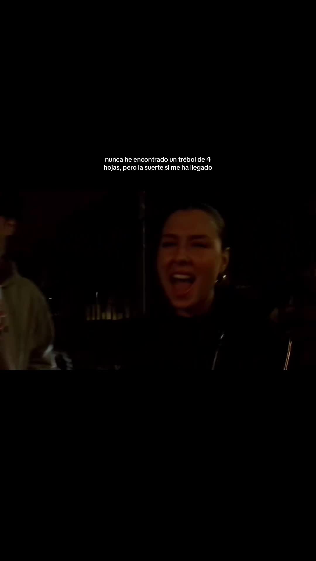 @María