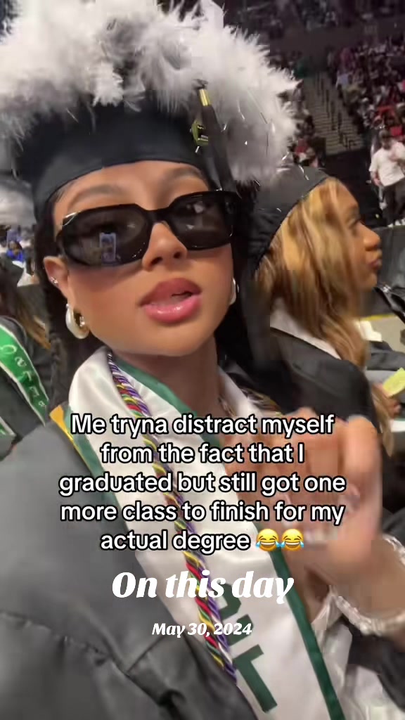 @KeepingupwithAdrii🫦