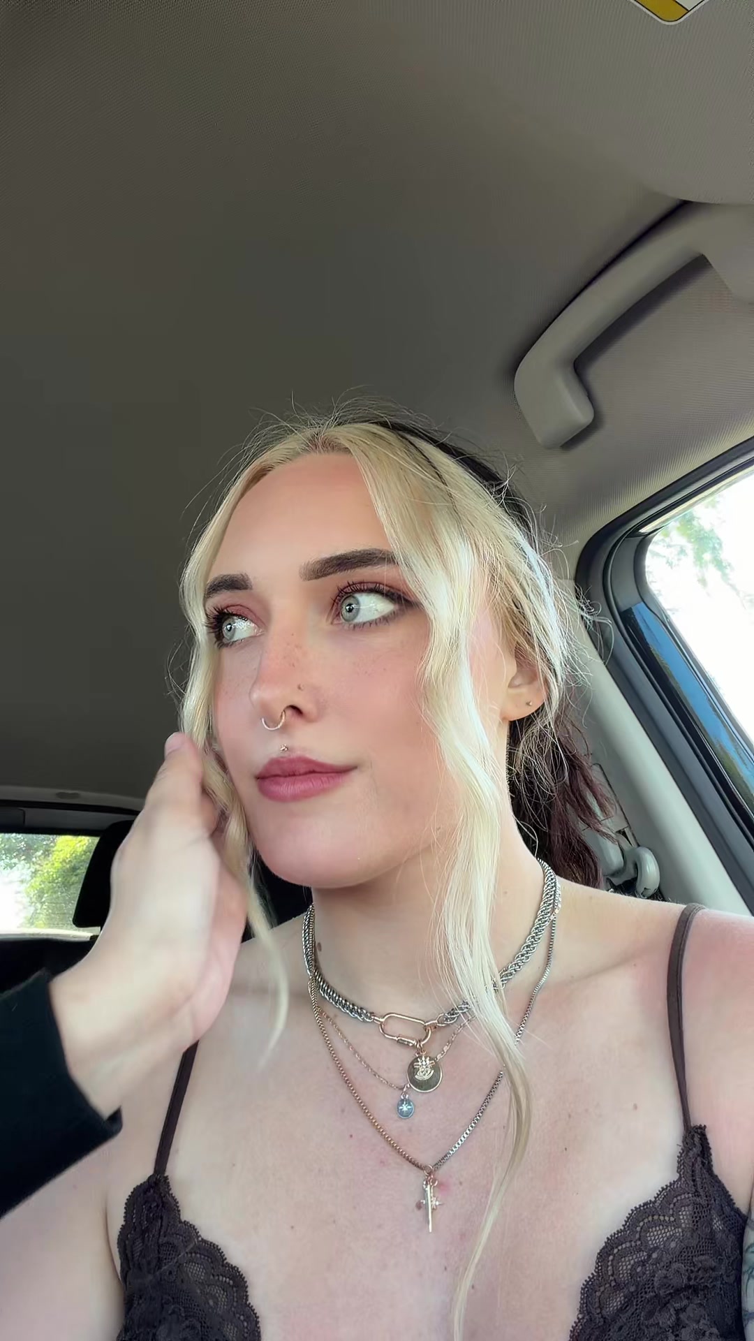 @laurelhoneyyy