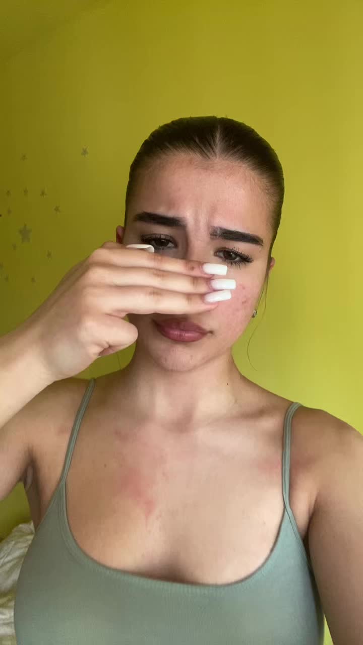 @╰‿╯