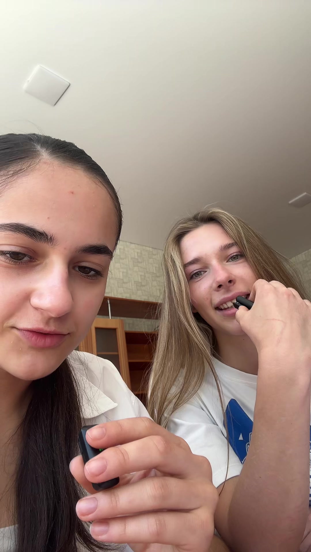 @hi