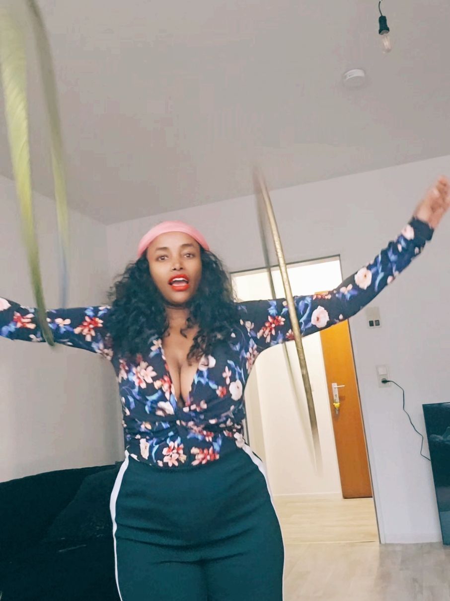 @Mary Afro girl