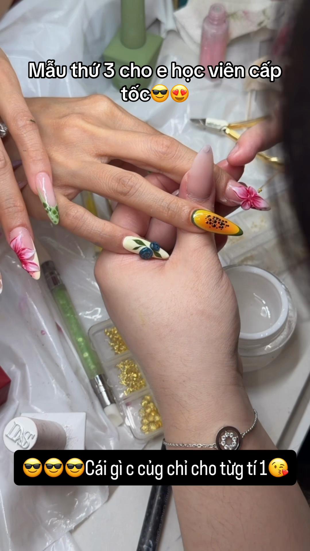@KimmieNails🇻🇳♥️🇨🇦Tấu Hài😜