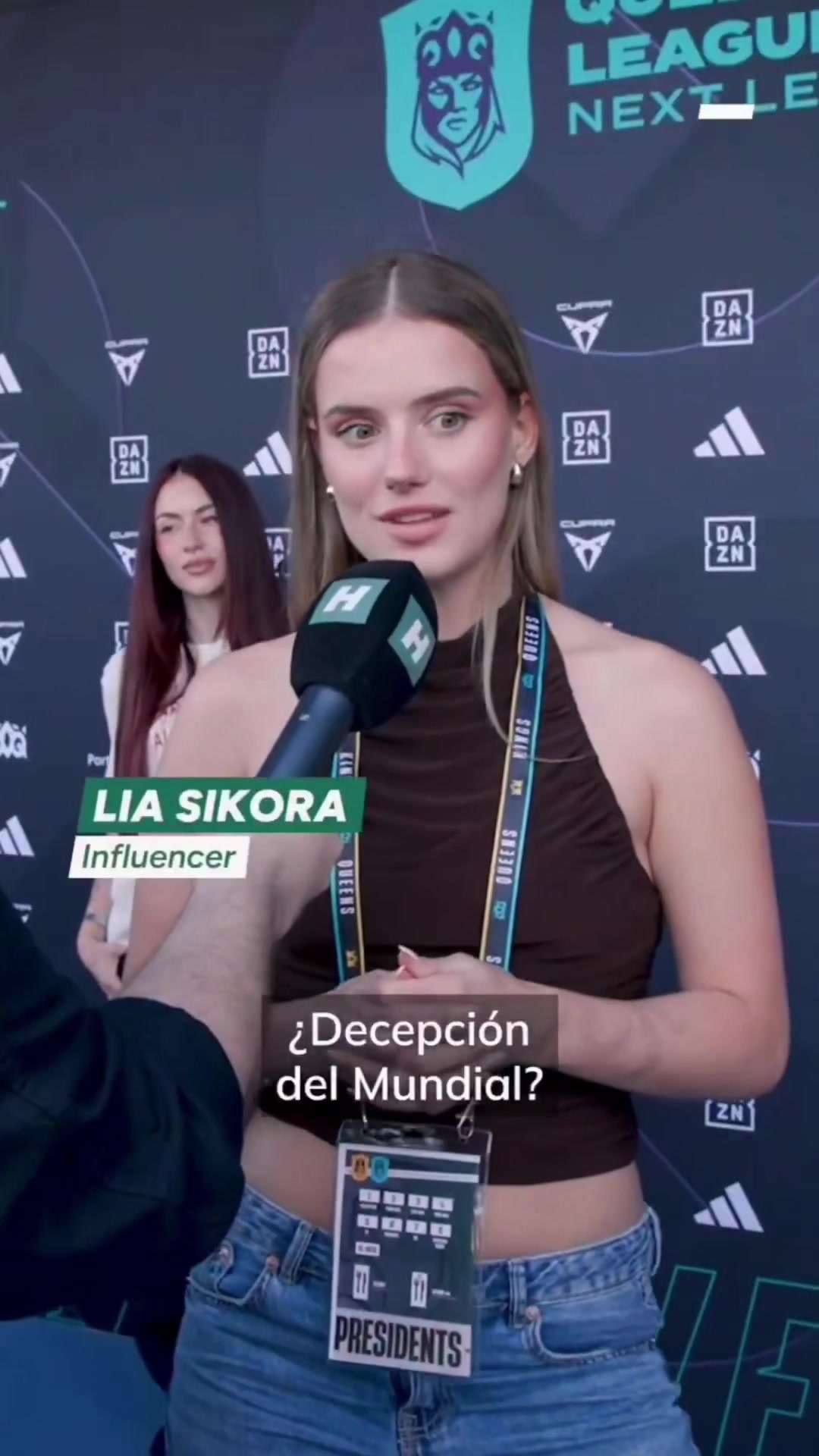 @LIA SIKORA