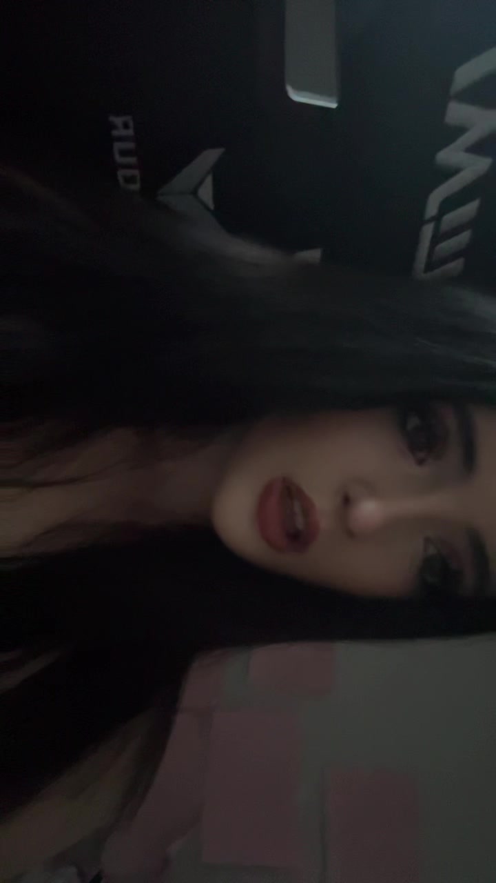 @️🦢