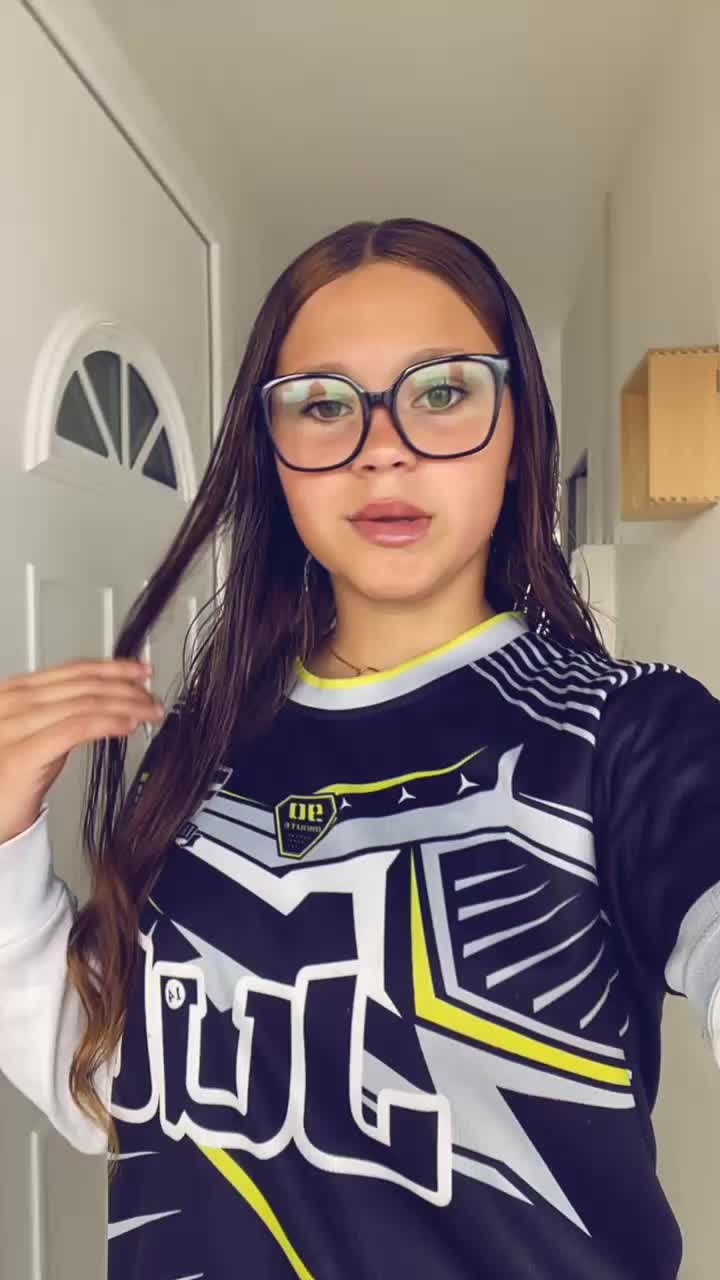 @𝒩.💨