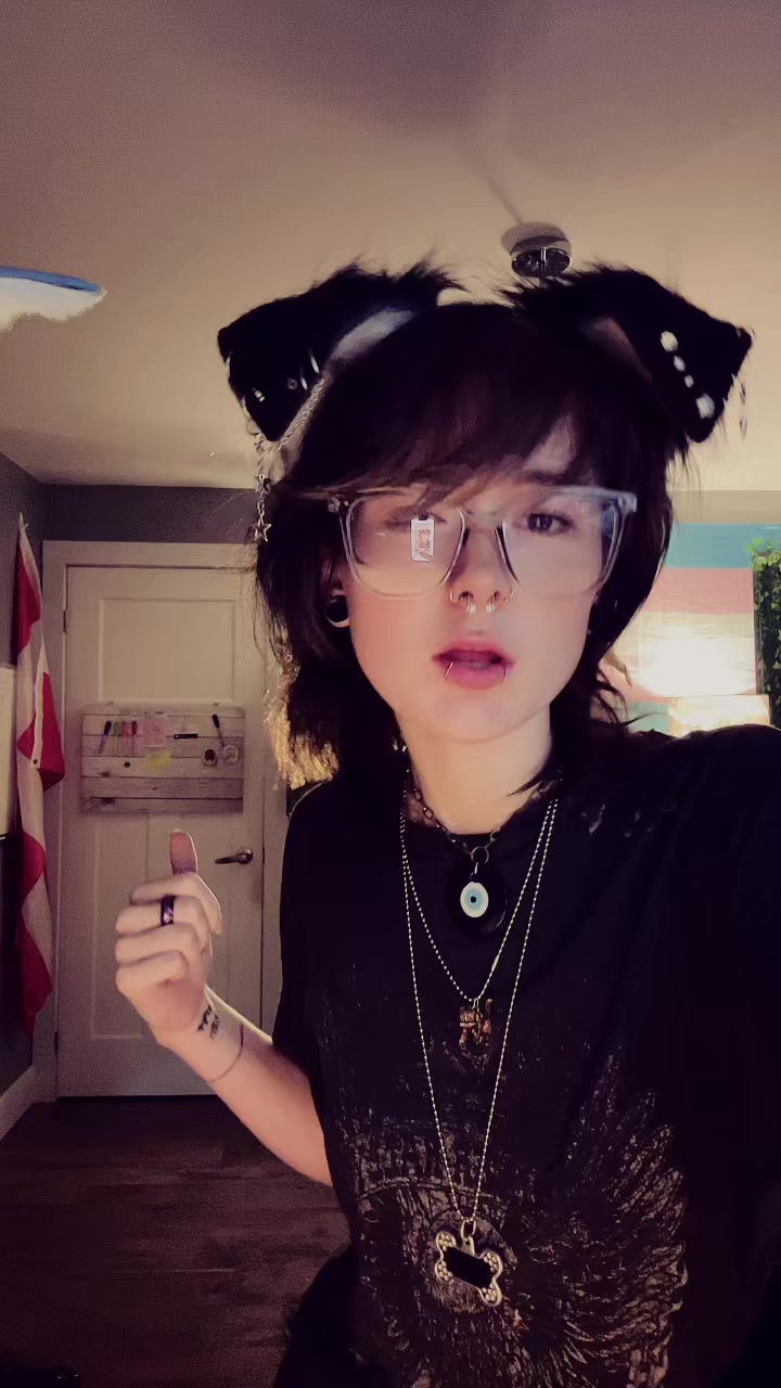 @🎱.⋆♱ 𝐰𝐮𝐥𝐟 𖤐.ᐟ🪽
