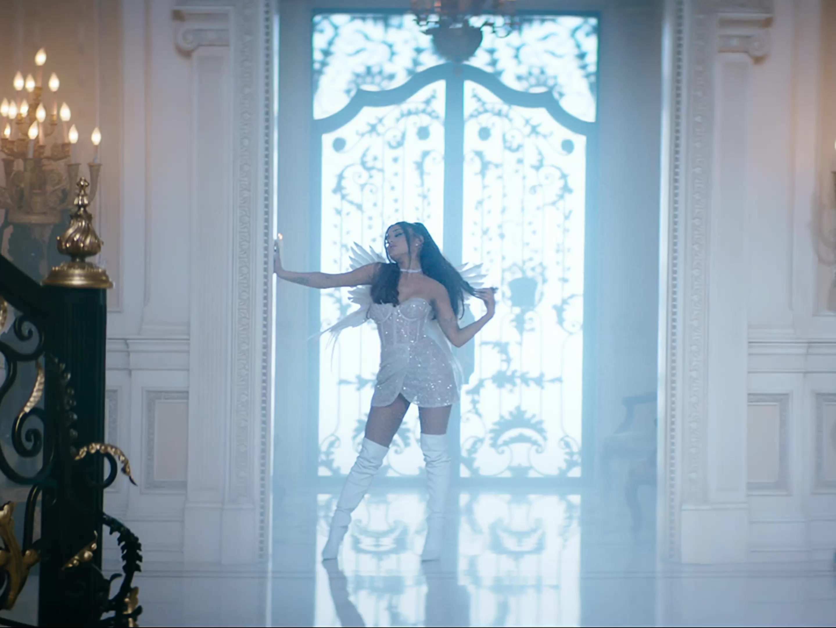 @Ariana Grande Videos ꕤ