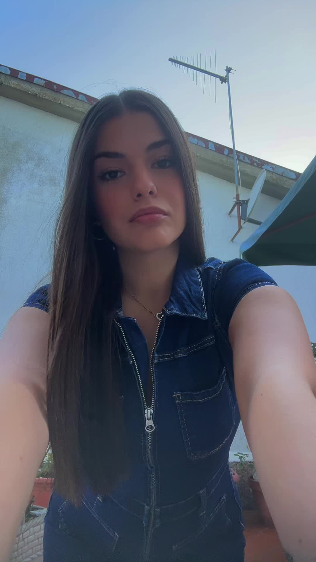 @elenabuzii