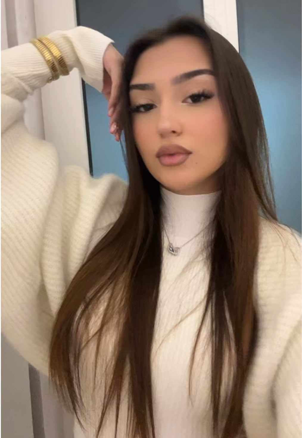 @𝐘
