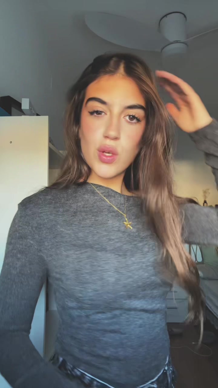@🦦