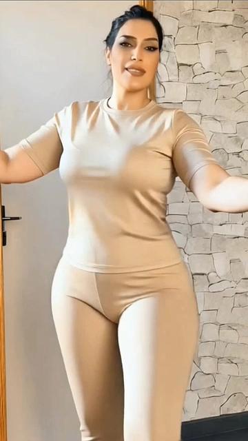 @ألأستاذة نجوى ((وحش الكون))
