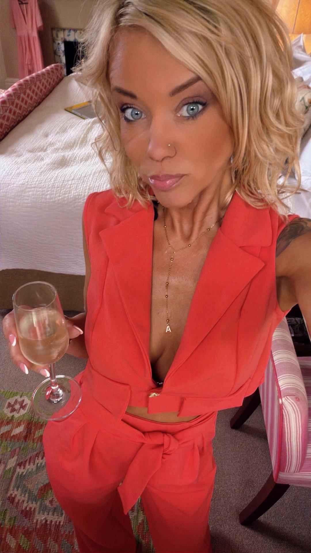 @anitalb1305