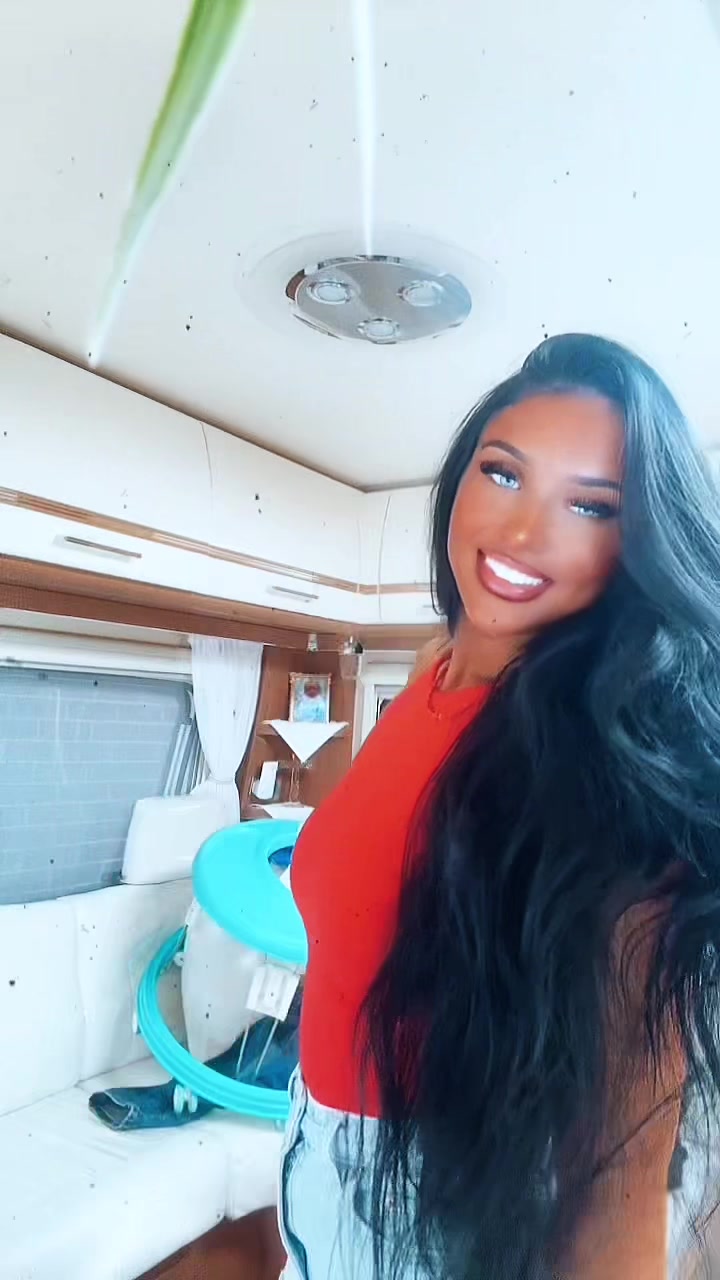 @Nicole_ Leonardx