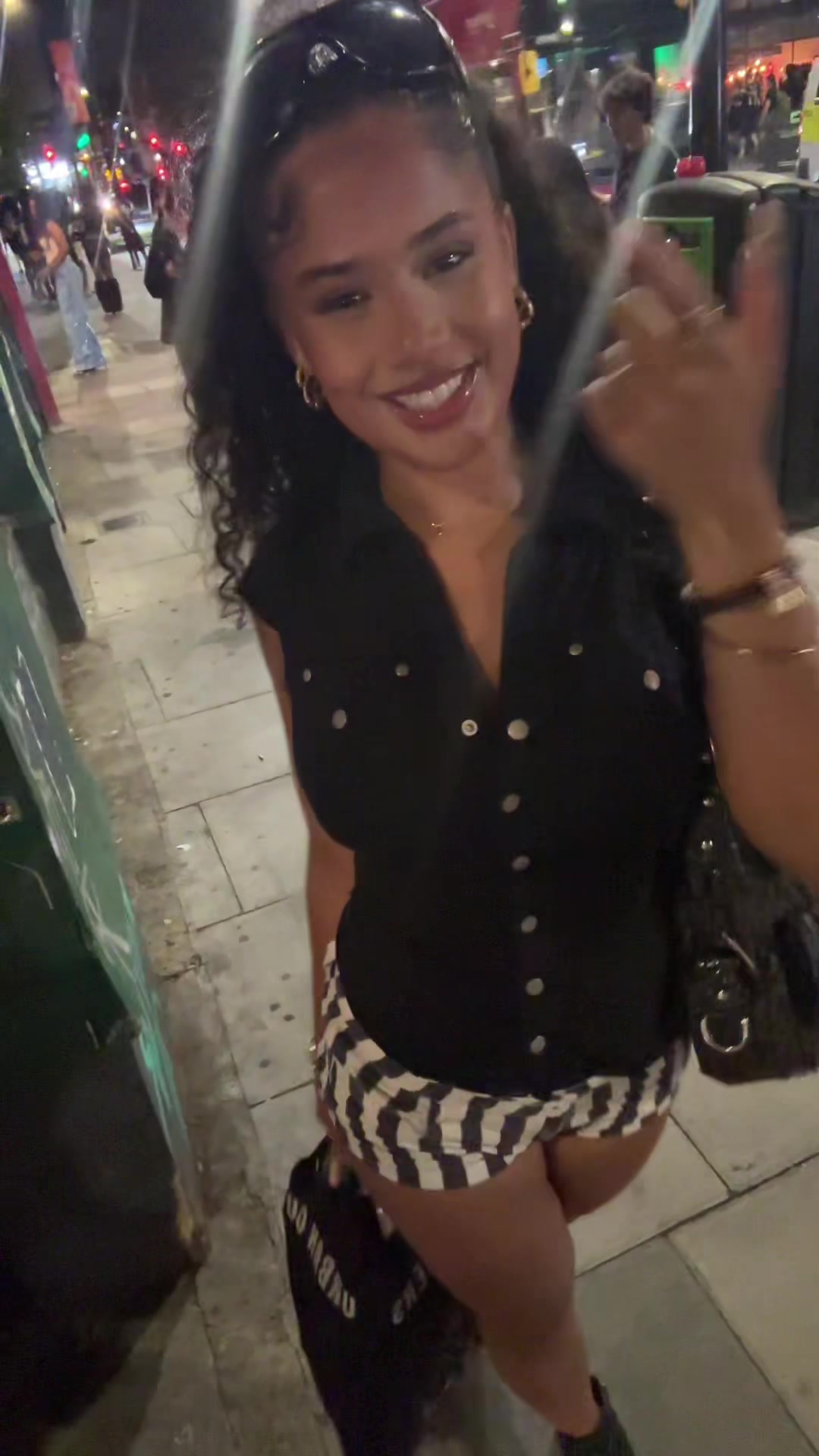 @glogirlzo