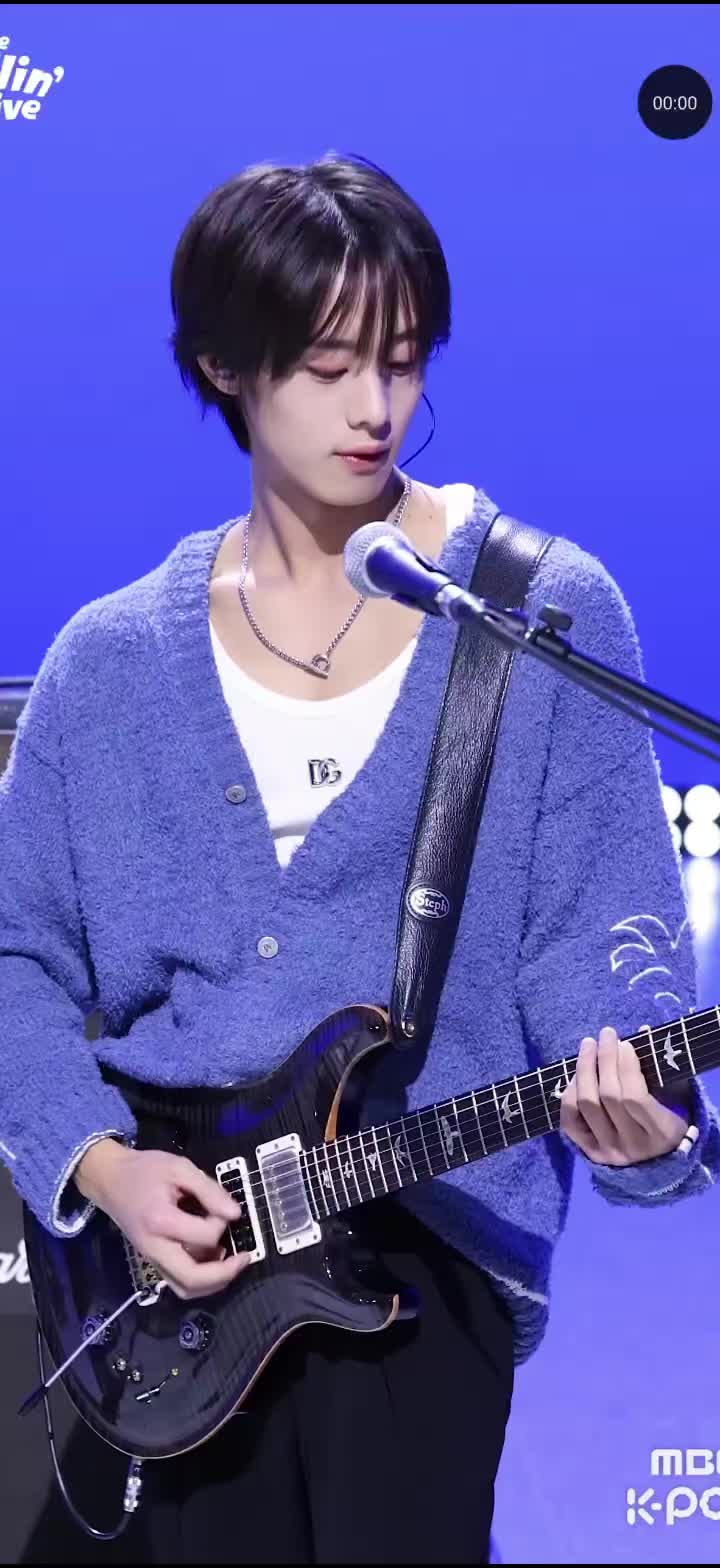 @Kpop Fancams🫧