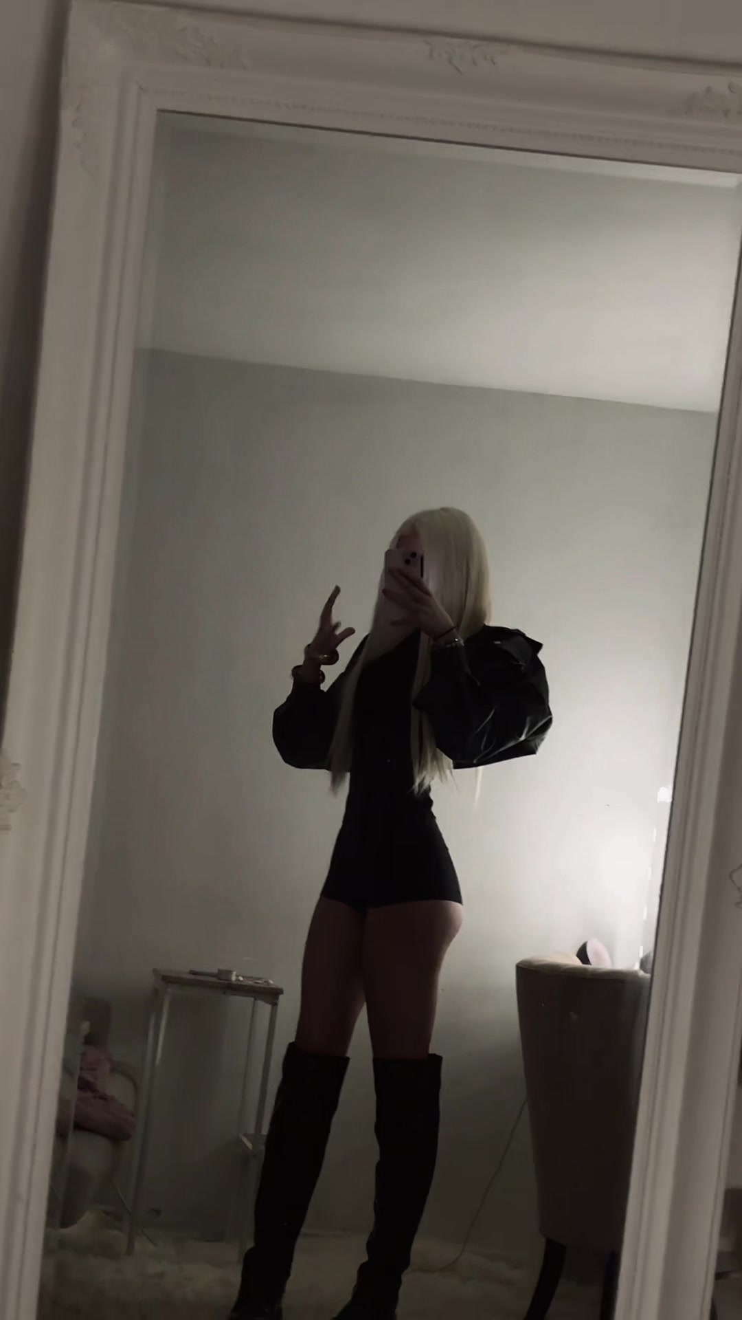 @⃟