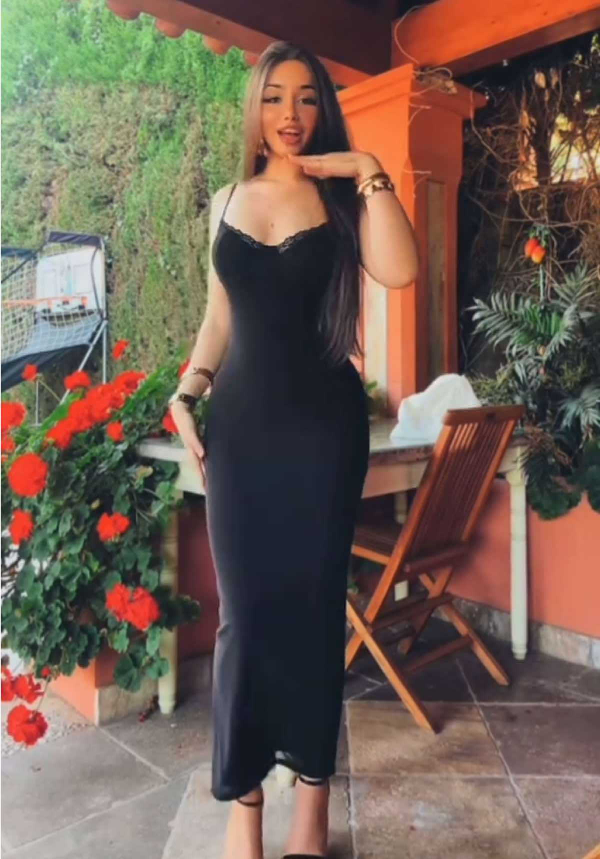 @Alegría Flores🥀.