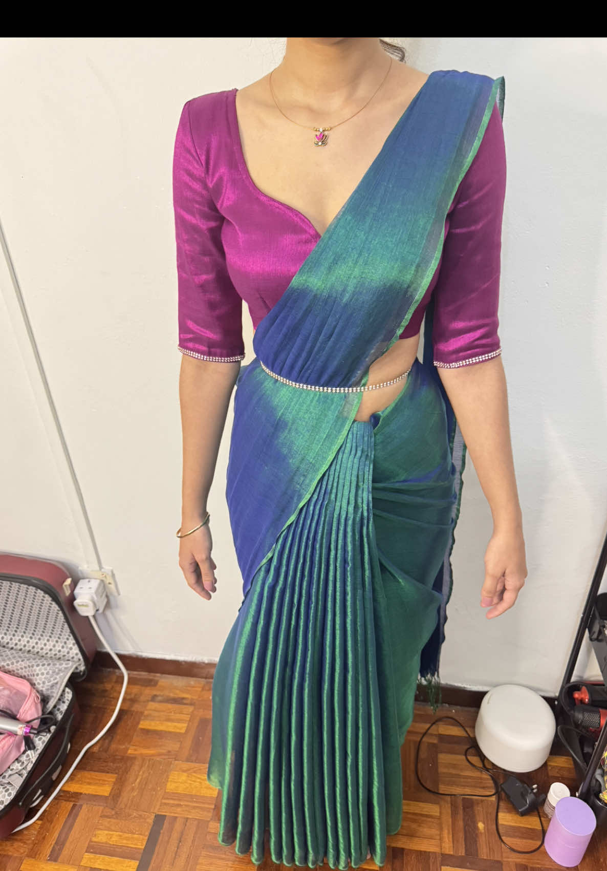 @V-Pleats & Drapes