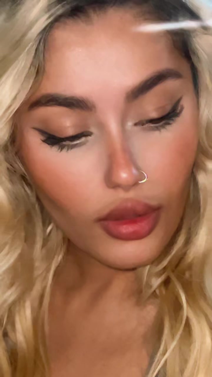 @rozhstorm