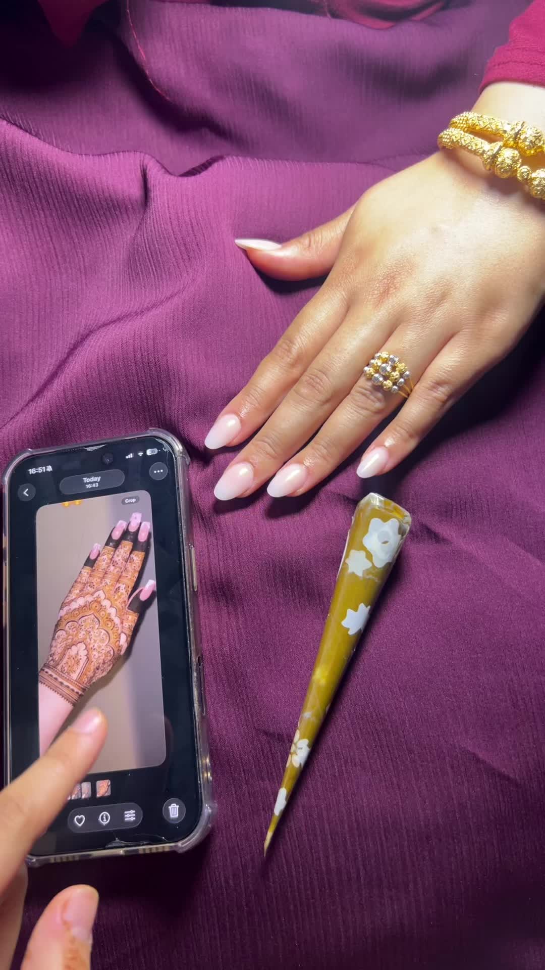 @staineddbyz