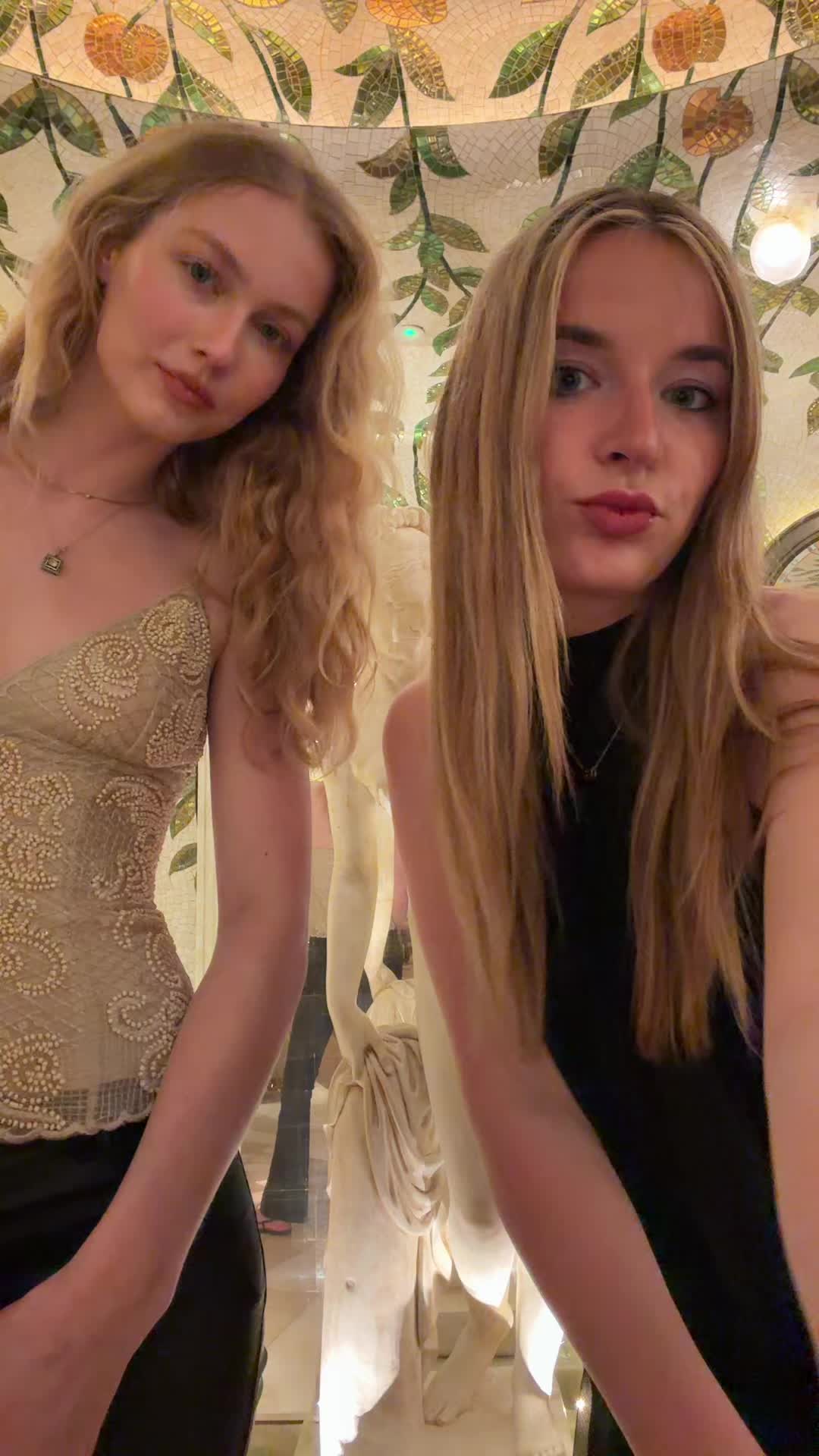 @tyra🥂💋🍒