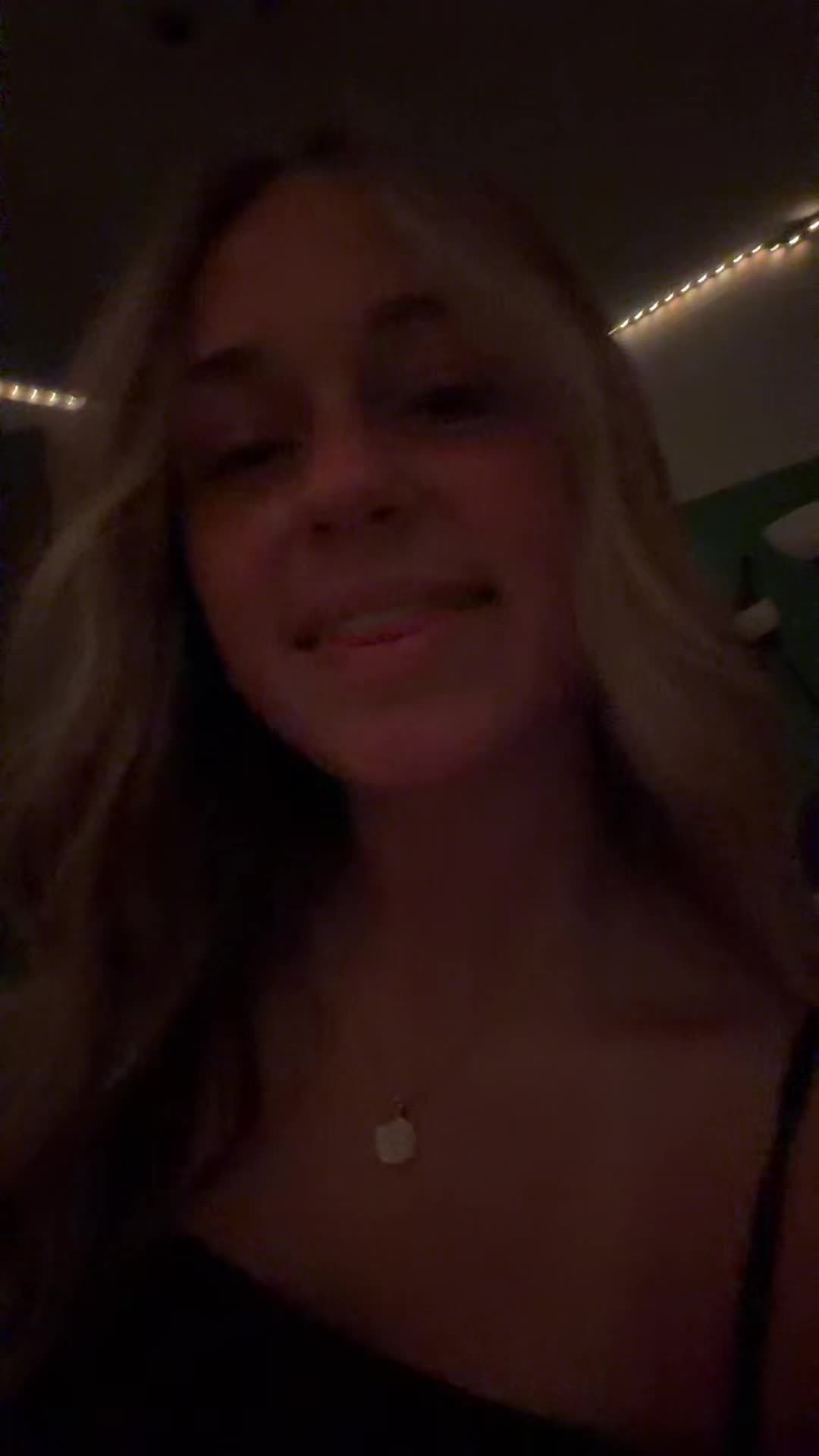 @Ellie_May💗