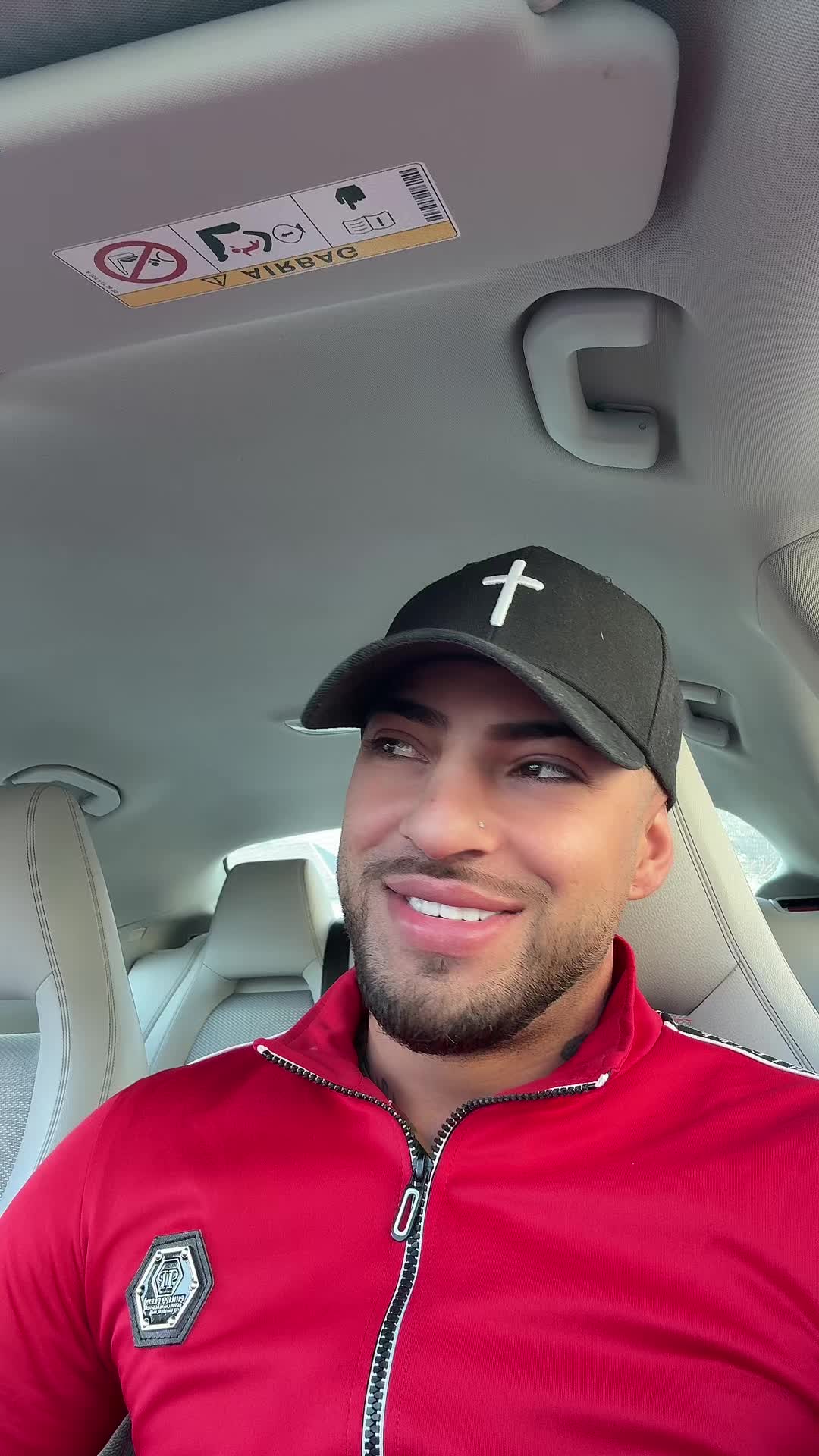 @Gu$zt&acirc;v_Official