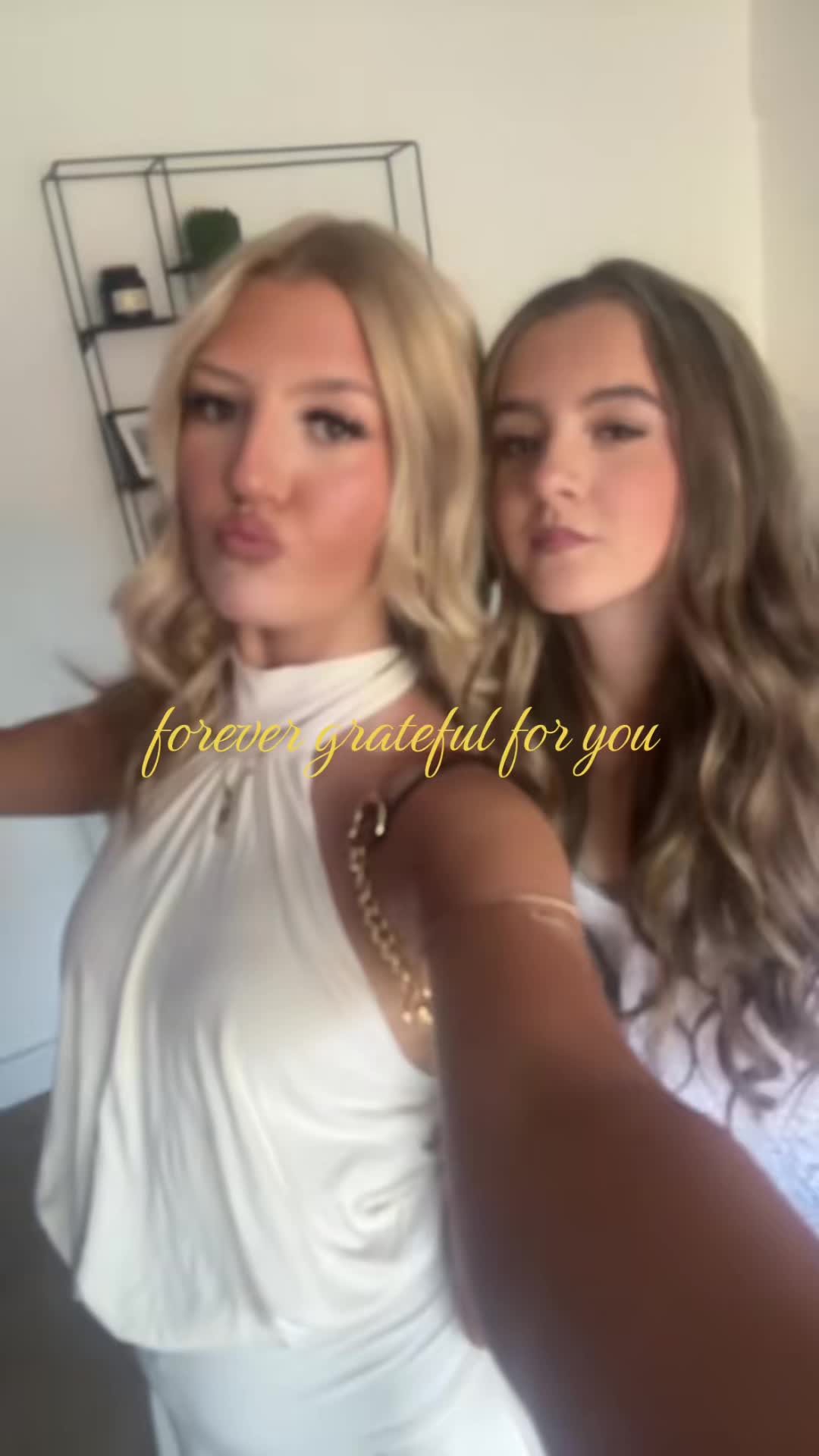 @𝐬𝐜𝐚𝐫𝐥𝐞𝐭𝐭🍒🍸