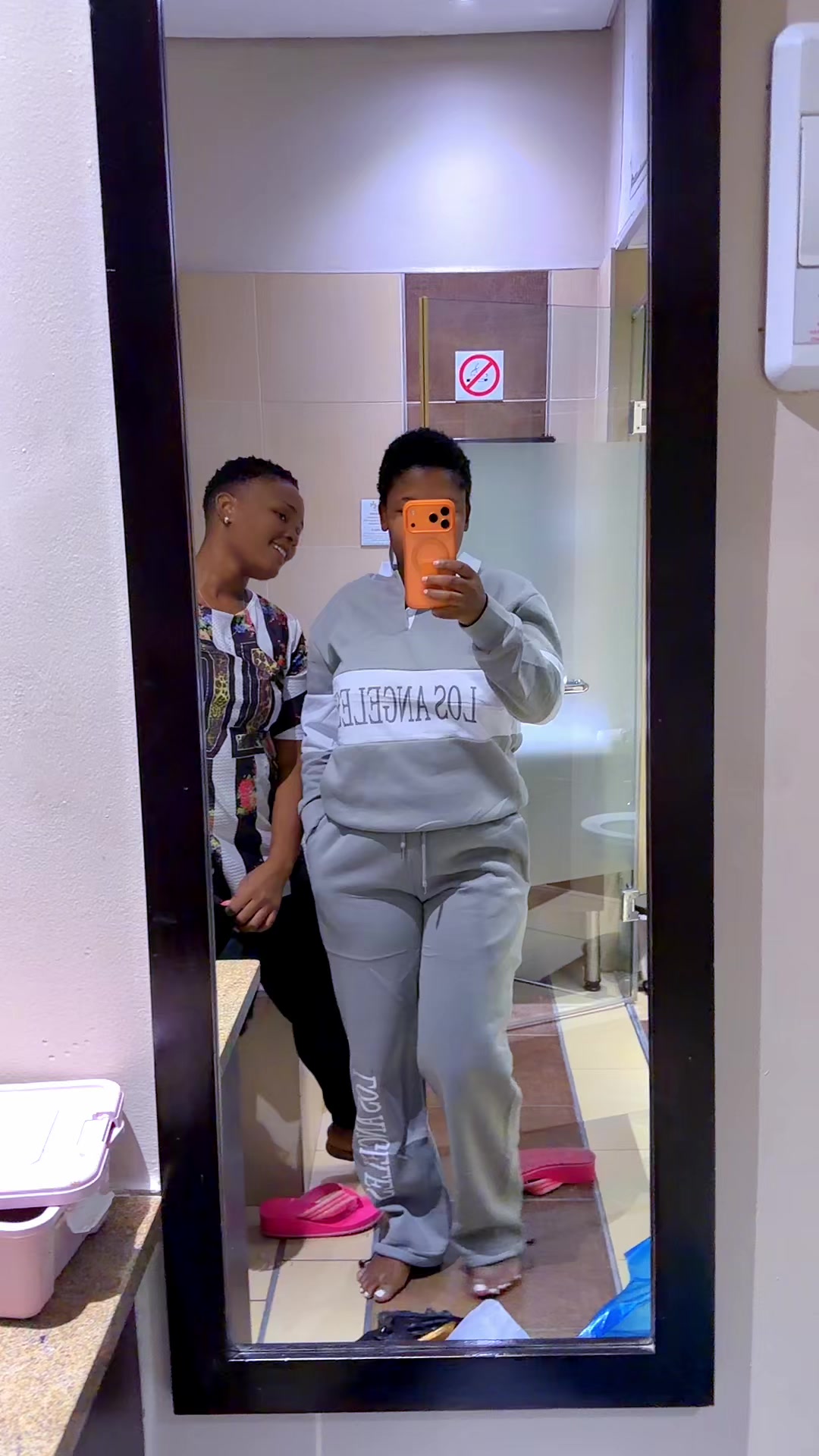 @lolasumbane1