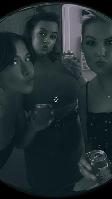 @C A R L Y 🖤