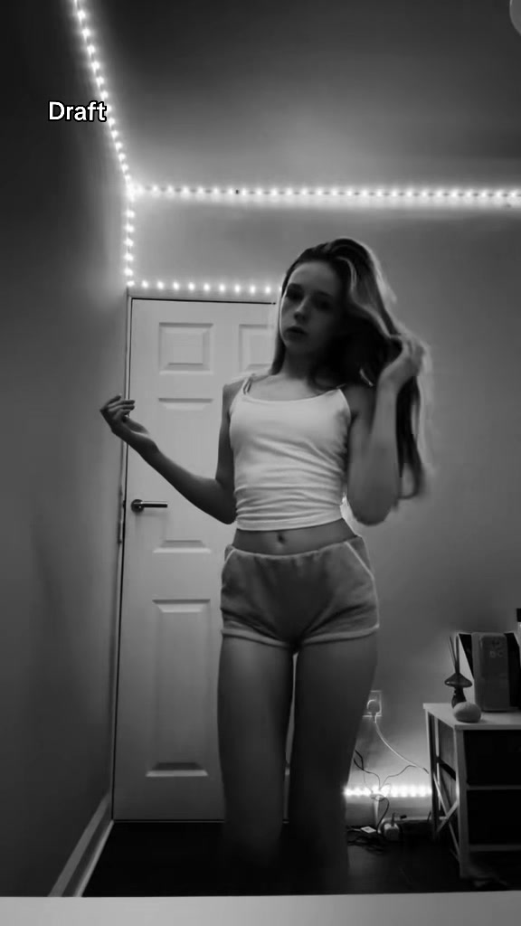 @Ella-22🍒🐅
