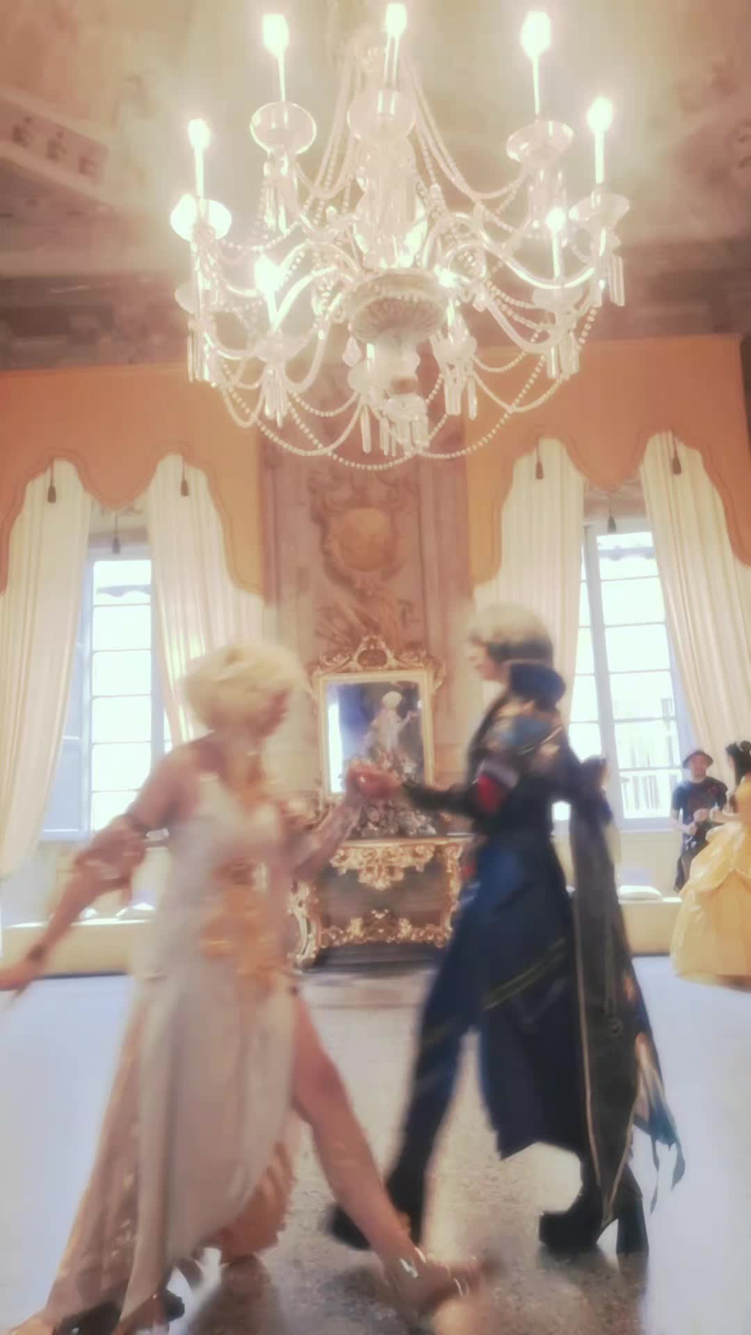 @_emy.cos_