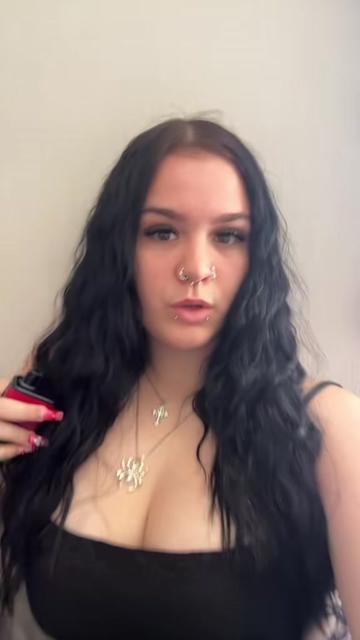 @Kacy🍒🖤💜
